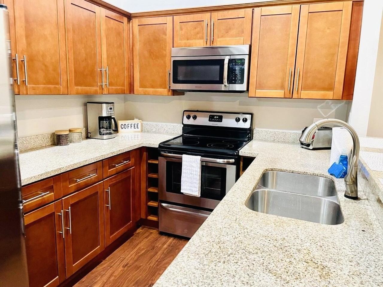 1317 Periwinkle Pl - Photo 4 of 25