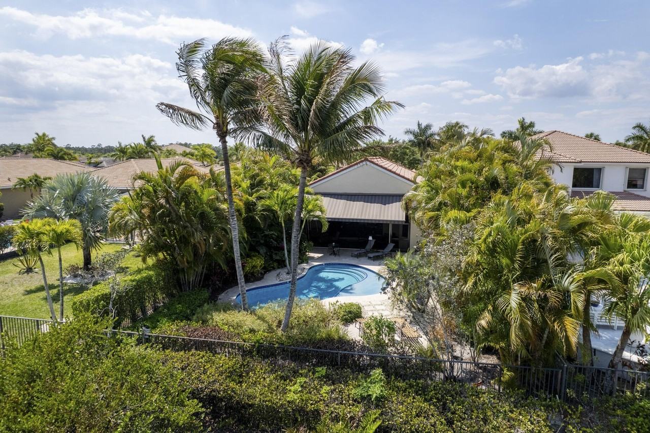 6700 Fox Hollow Dr - Photo 4 of 50