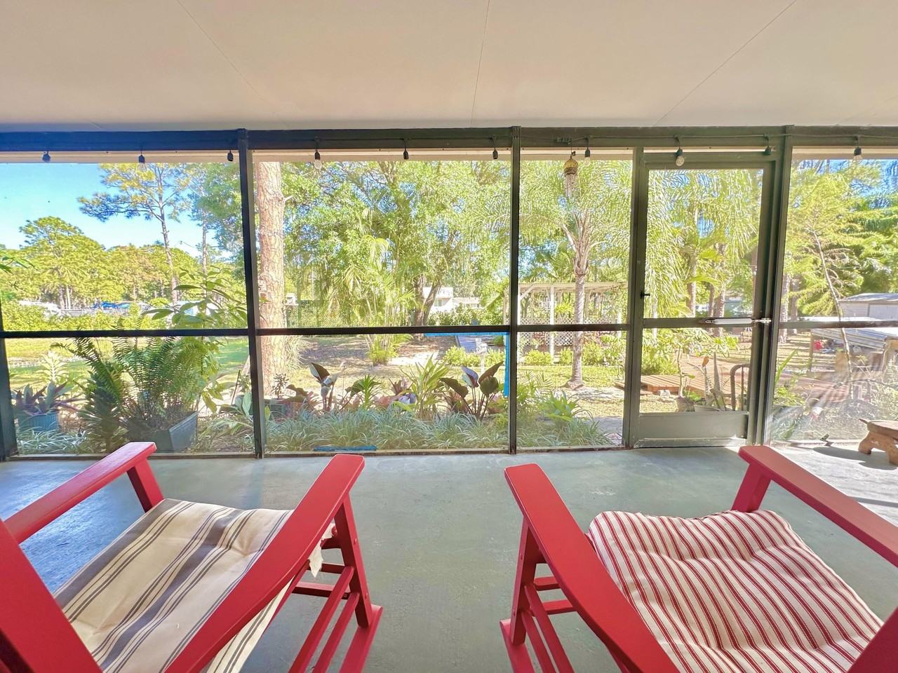 13619 57th Pl N - Photo 7 of 50