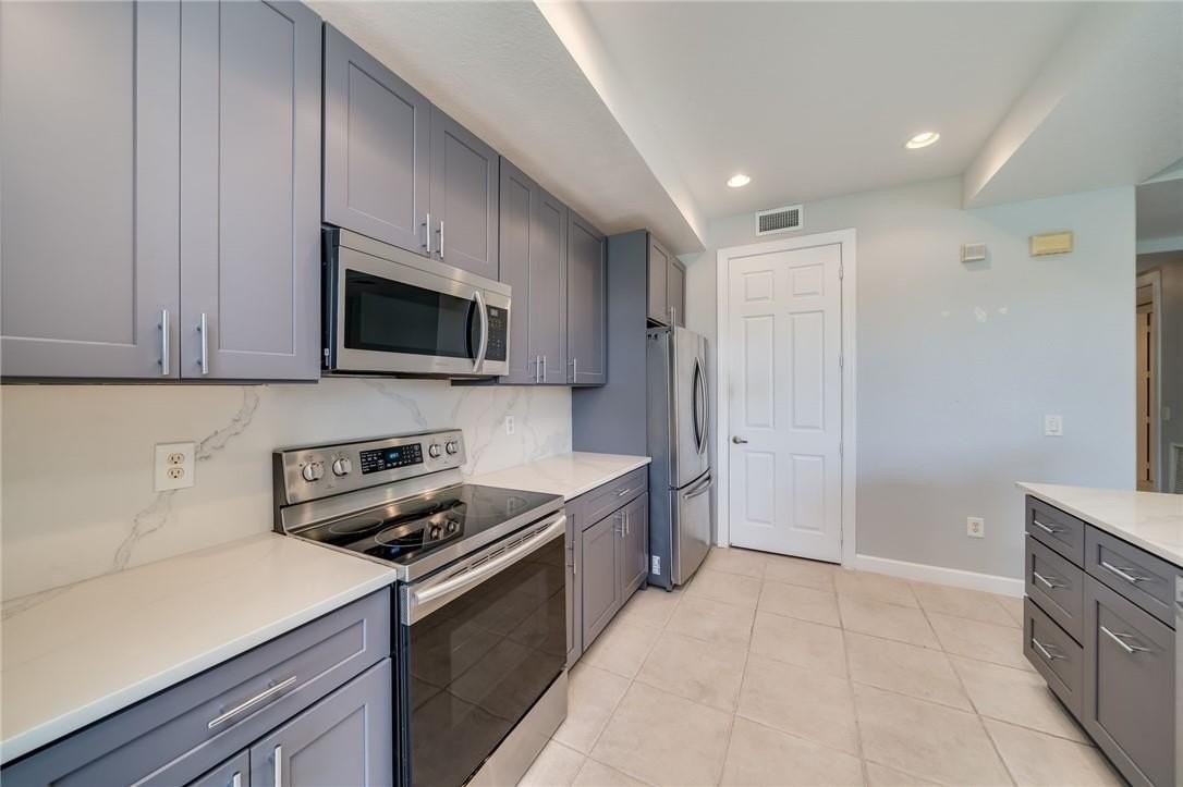 8277 Nw 127th Ln - Photo 6 of 50