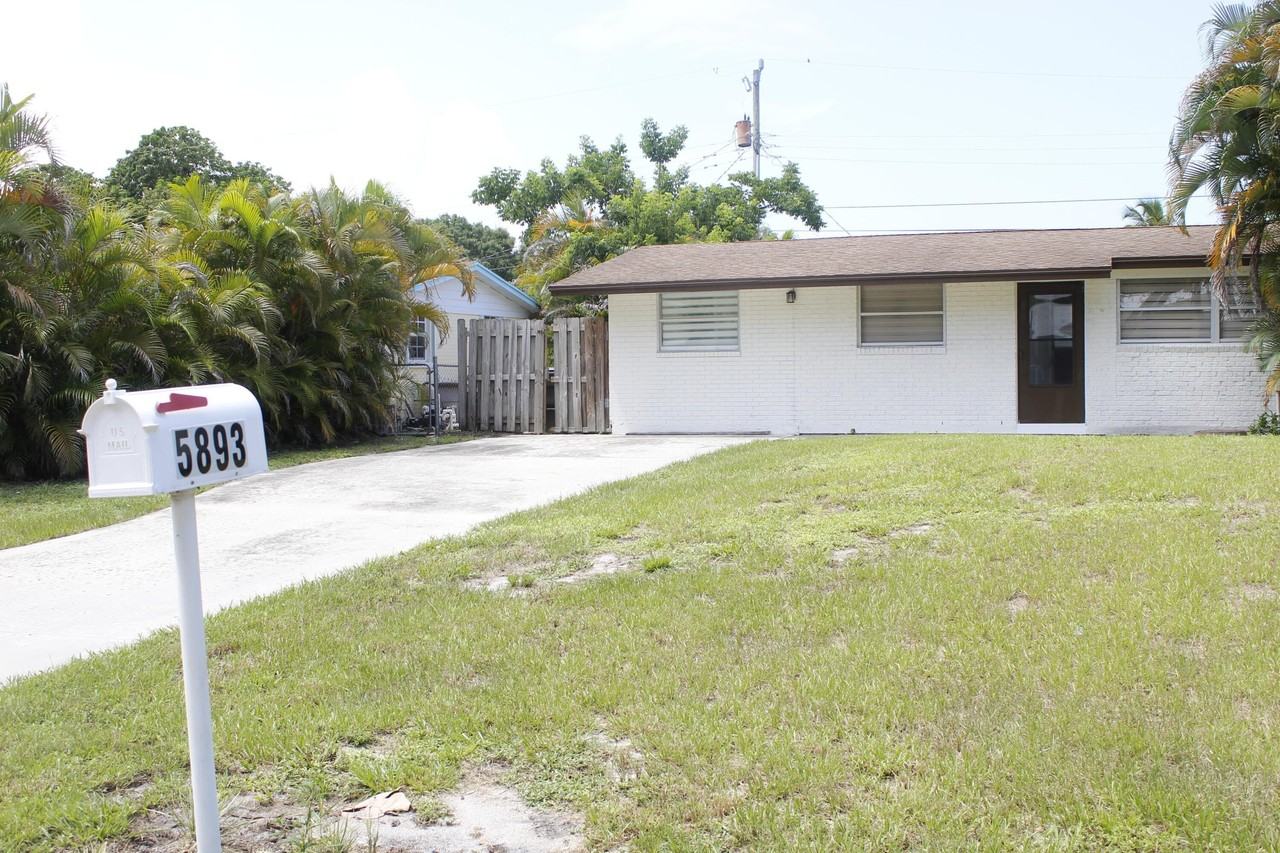 5893 Williamson Rd - Photo 3 of 25