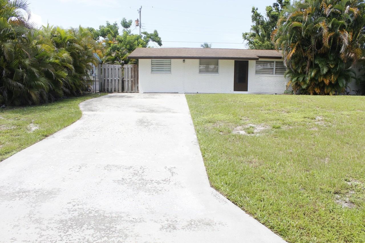 5893 Williamson Rd - Photo 4 of 25