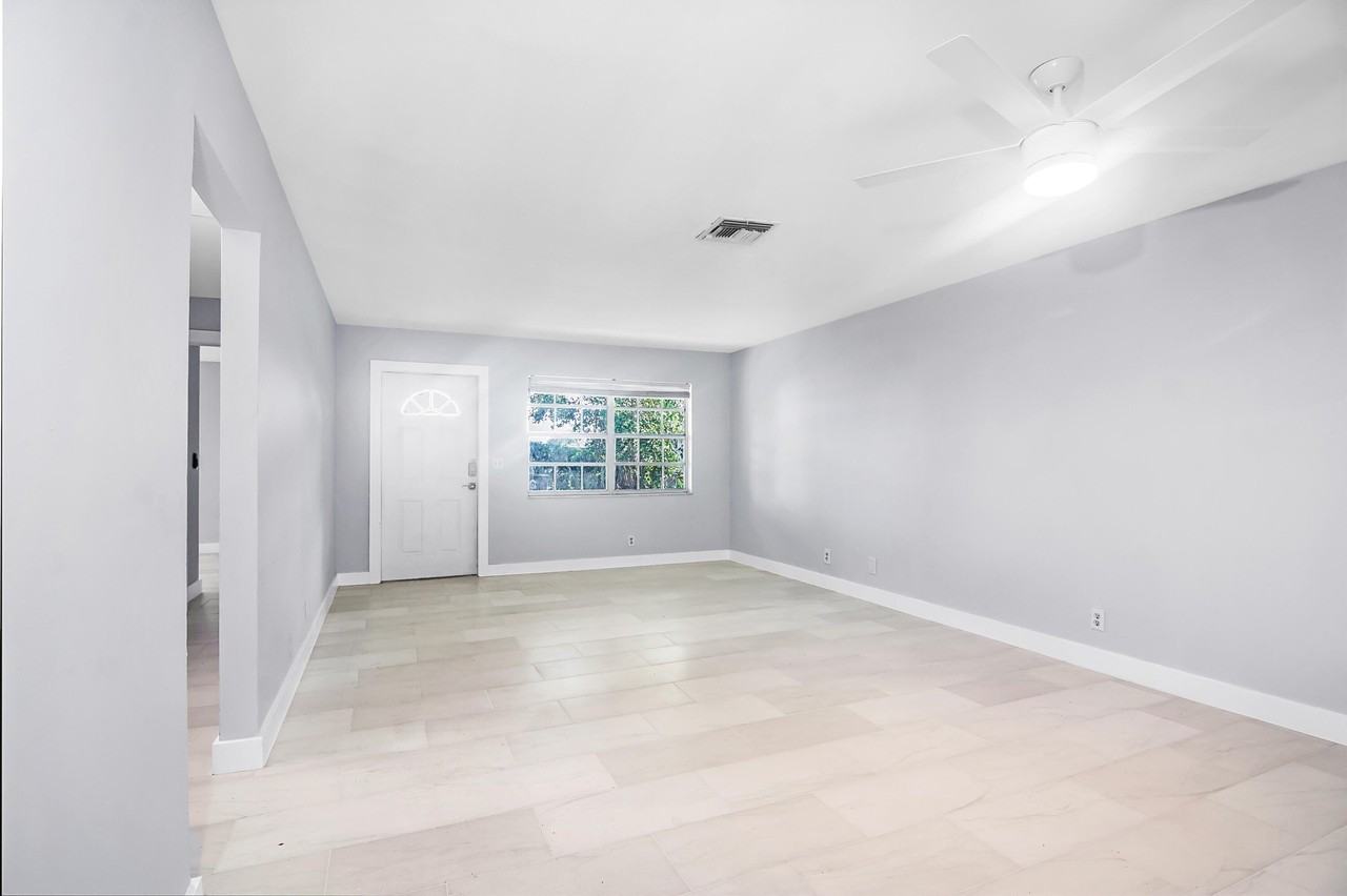 4858 Arthur St - Photo 4 of 25