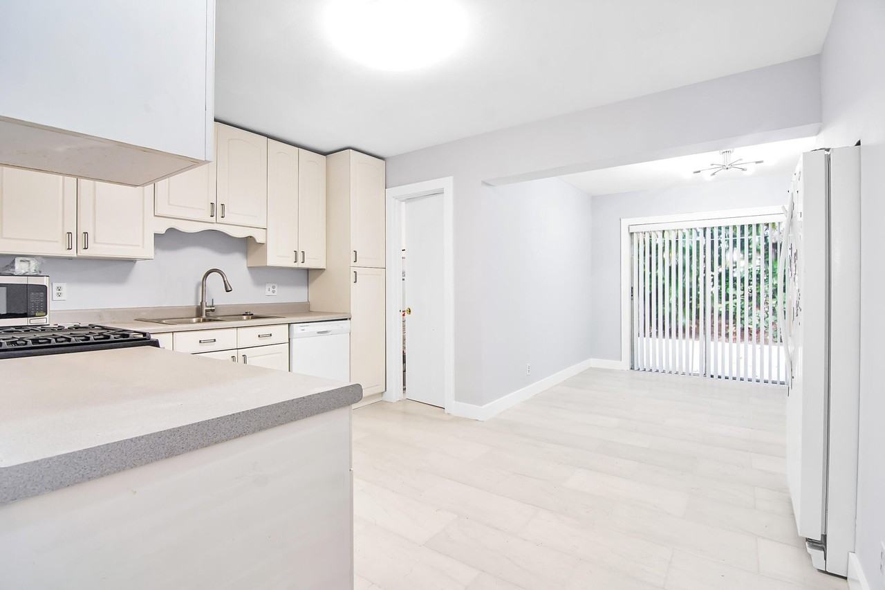 4858 Arthur St - Photo 7 of 25