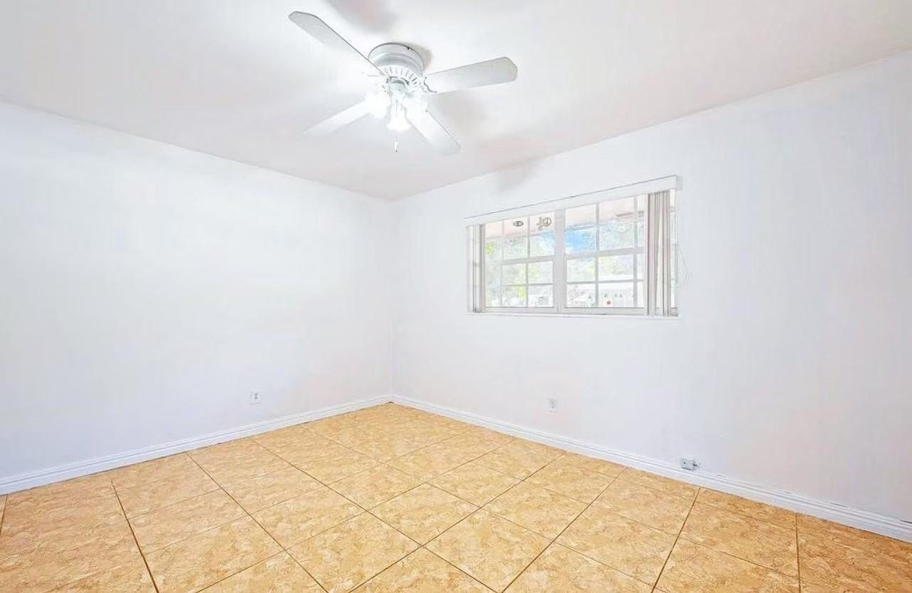 5749 Buchanan St - Photo 6 of 13