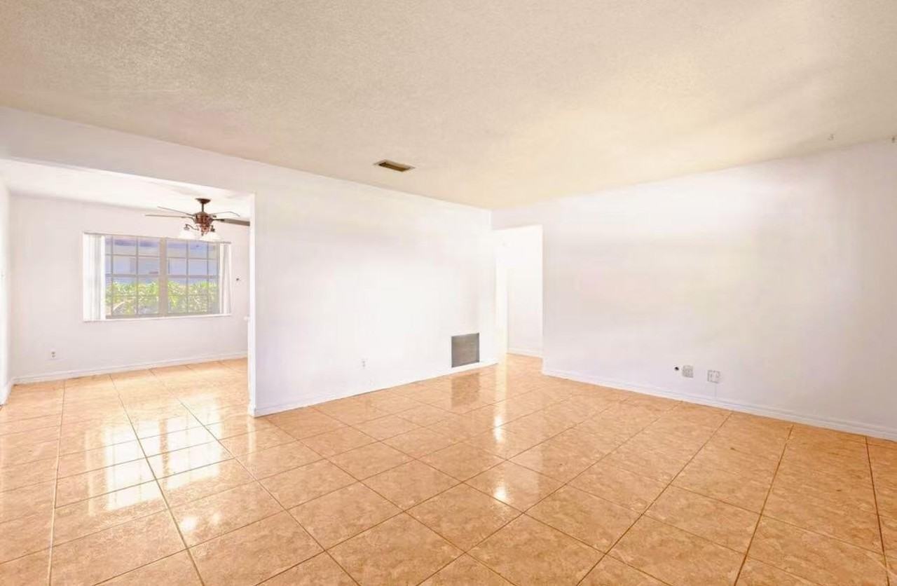 5749 Buchanan St - Photo 7 of 13