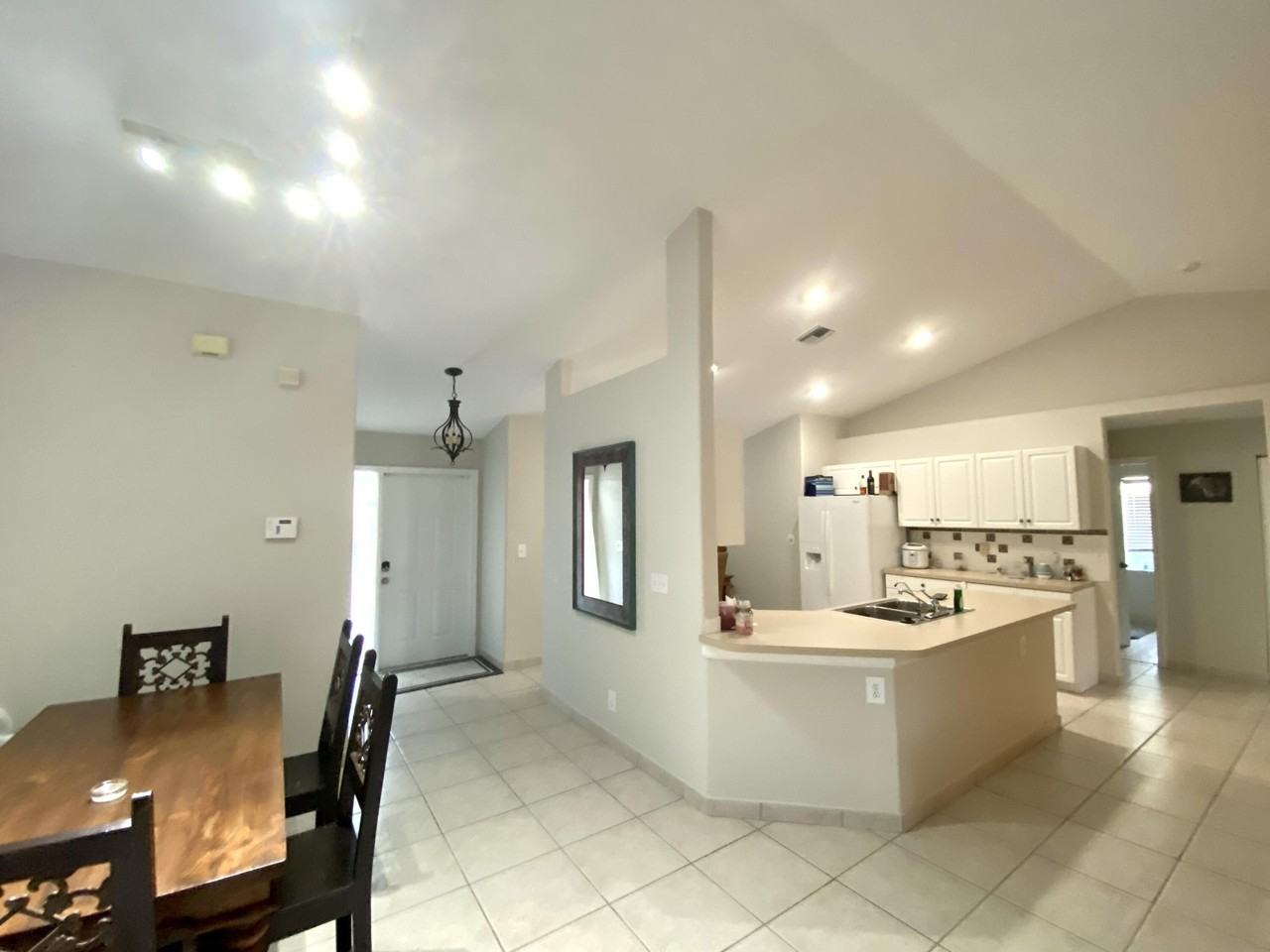 1094 Raintree Ln - Photo 4 of 29