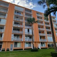 featured image of 15 S Golfview Rd #303