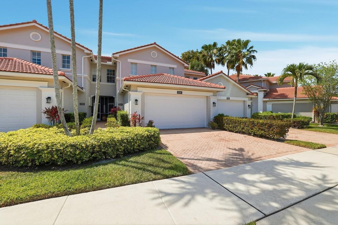 2101 Wingate Bnd - Photo 2 of 28