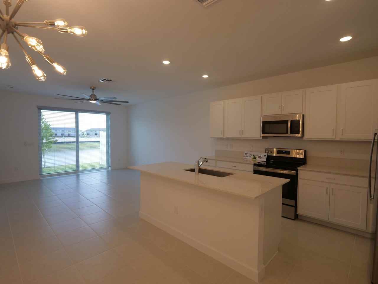 206 Se Woodbark St Unit 206 - Photo 4 of 17