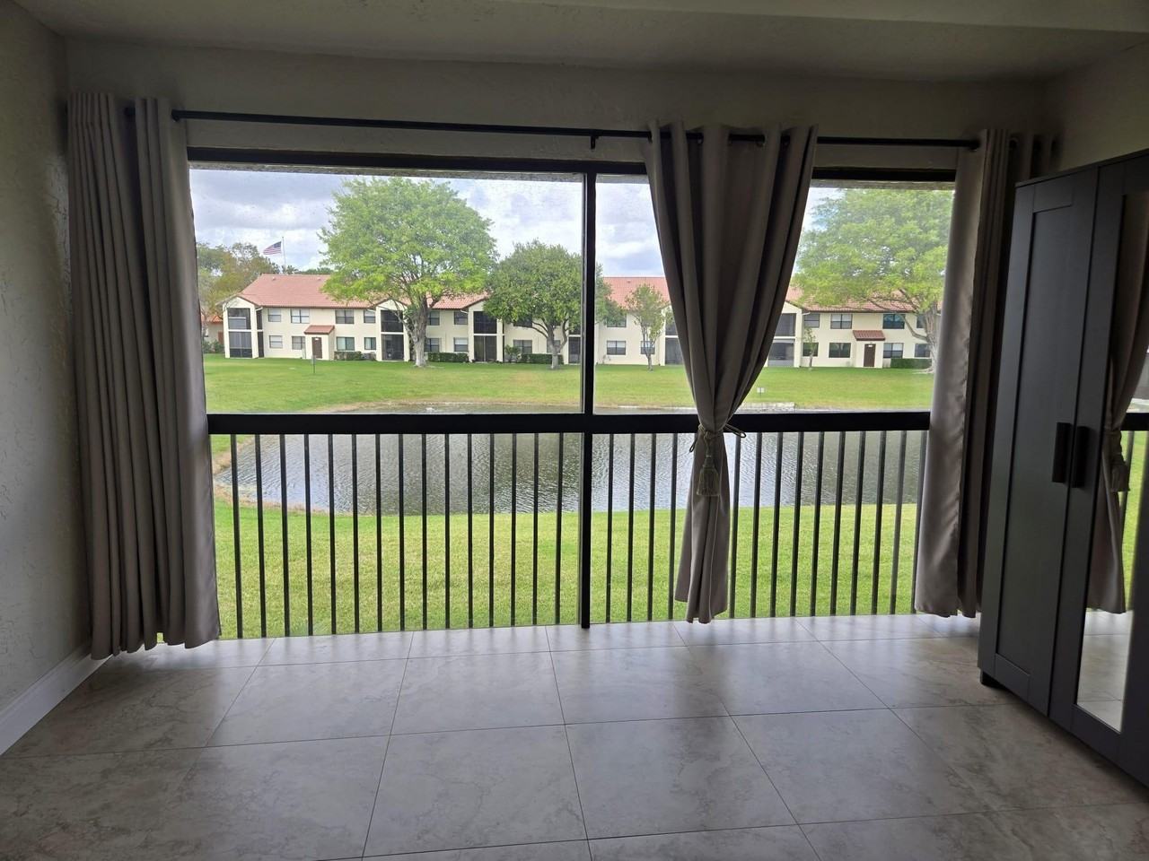 706 Freedom Ct Unit 706 - Photo 4 of 49