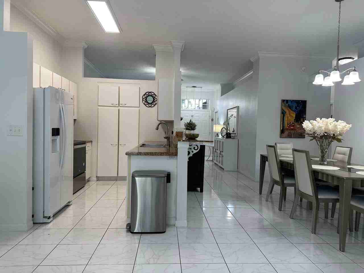 717 Lake Wellington Dr - Photo 7 of 15