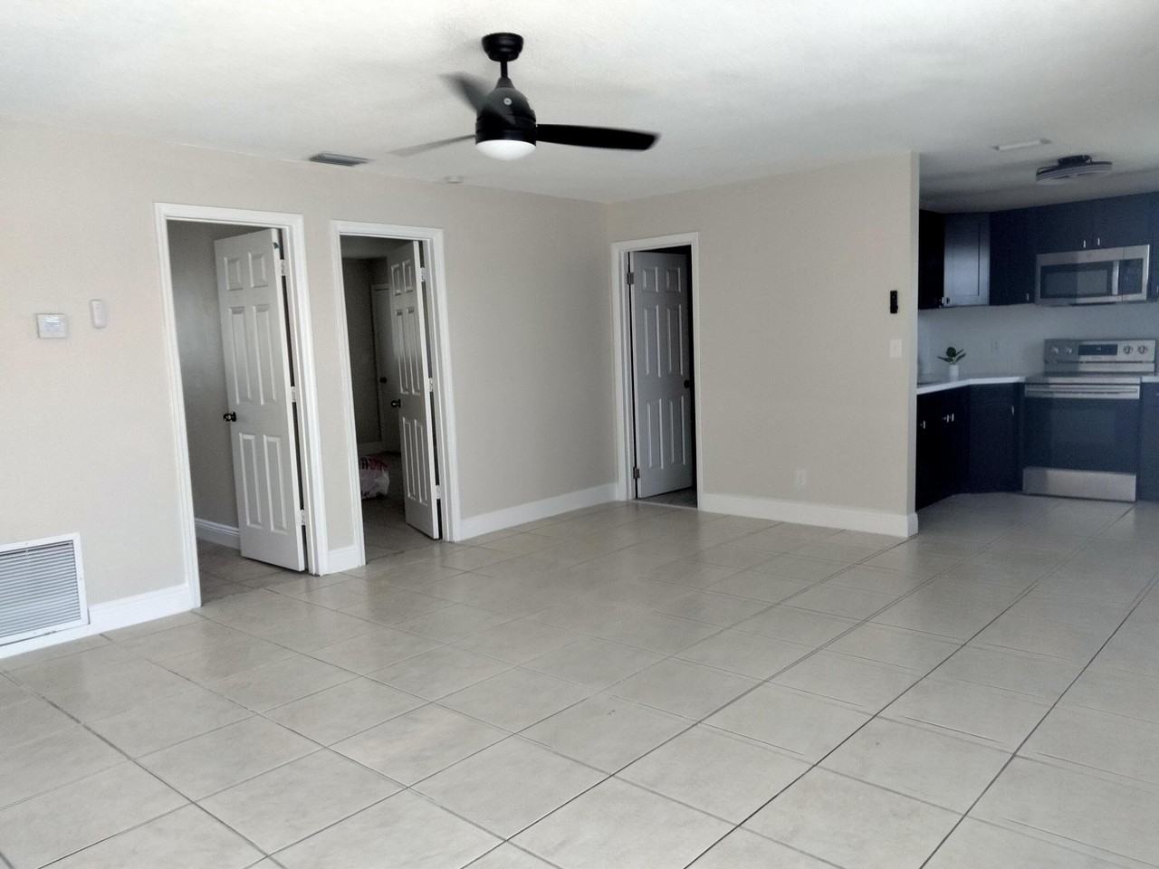 564 Holly Dr - Photo 4 of 20