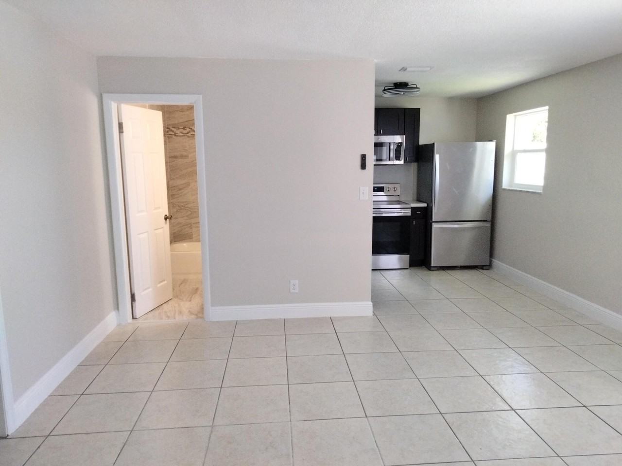 564 Holly Dr - Photo 6 of 20