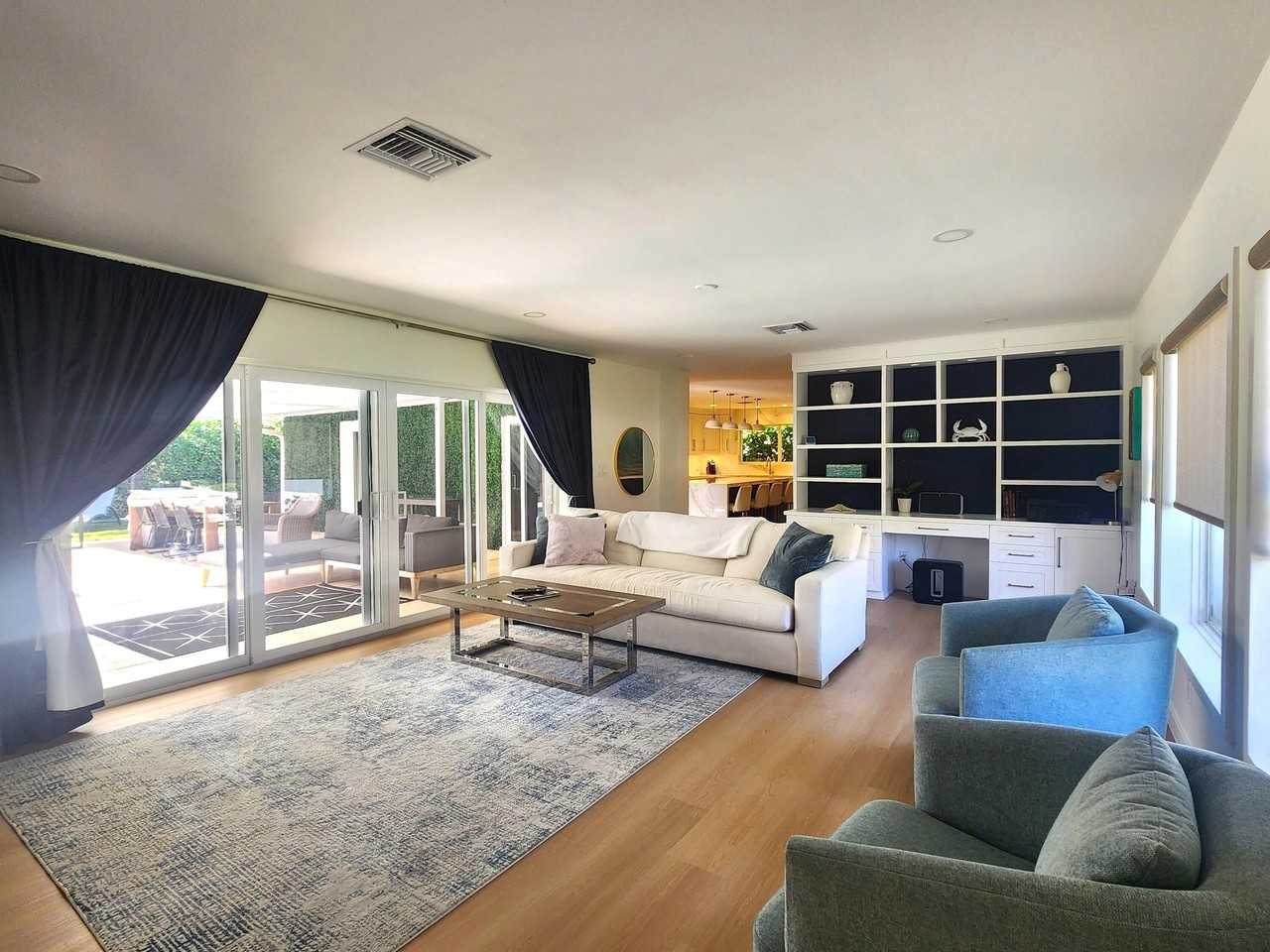 3481 Ne 31st Ave - Photo 3 of 27