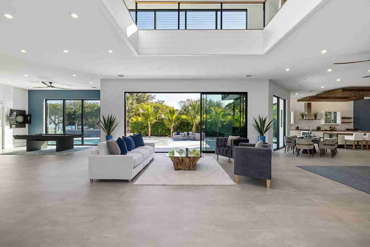 706 Lakeside Cir - Photo 5 of 37