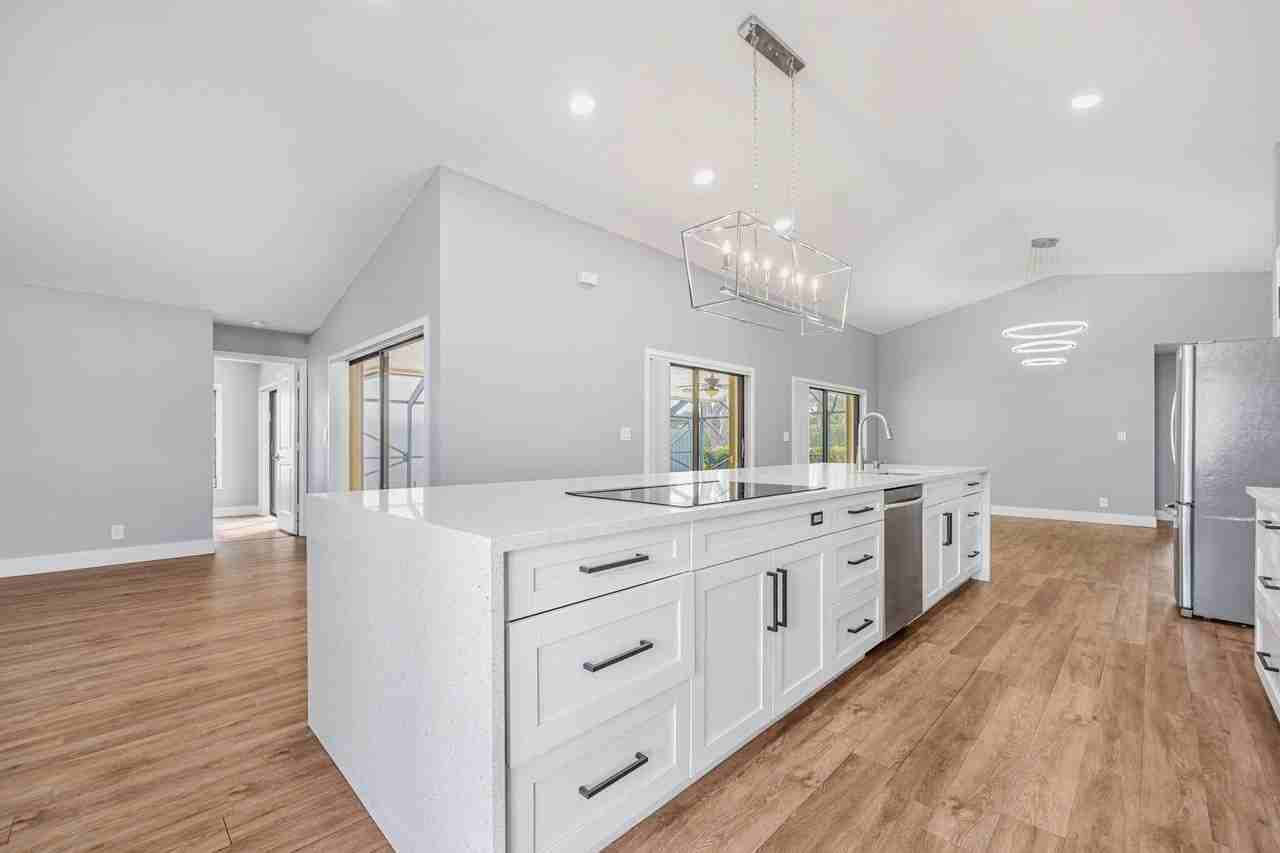 21356 Summertrace Cir - Photo 3 of 34