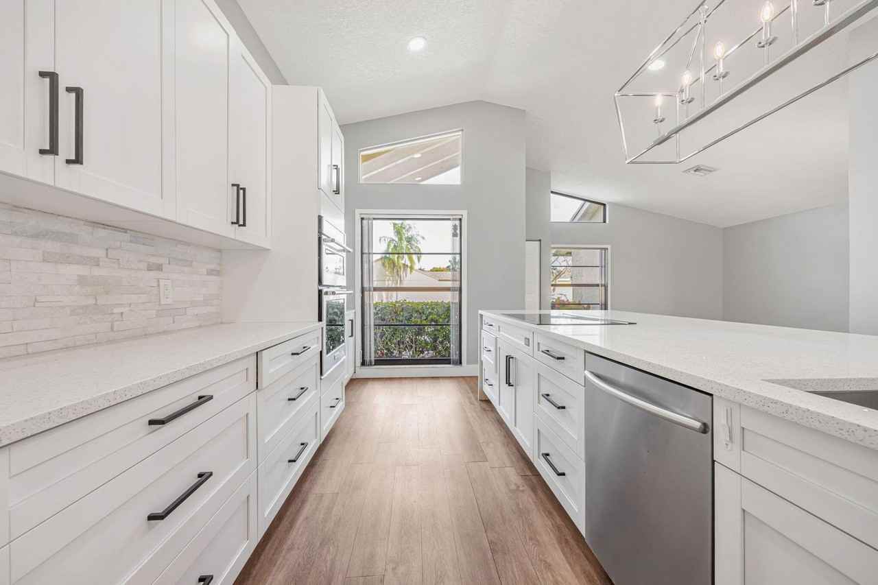 21356 Summertrace Cir - Photo 7 of 34