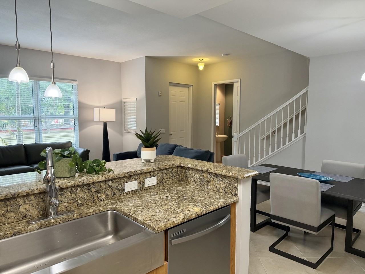 2609 Ne 14th Ave Apt 106 - Photo 4 of 50