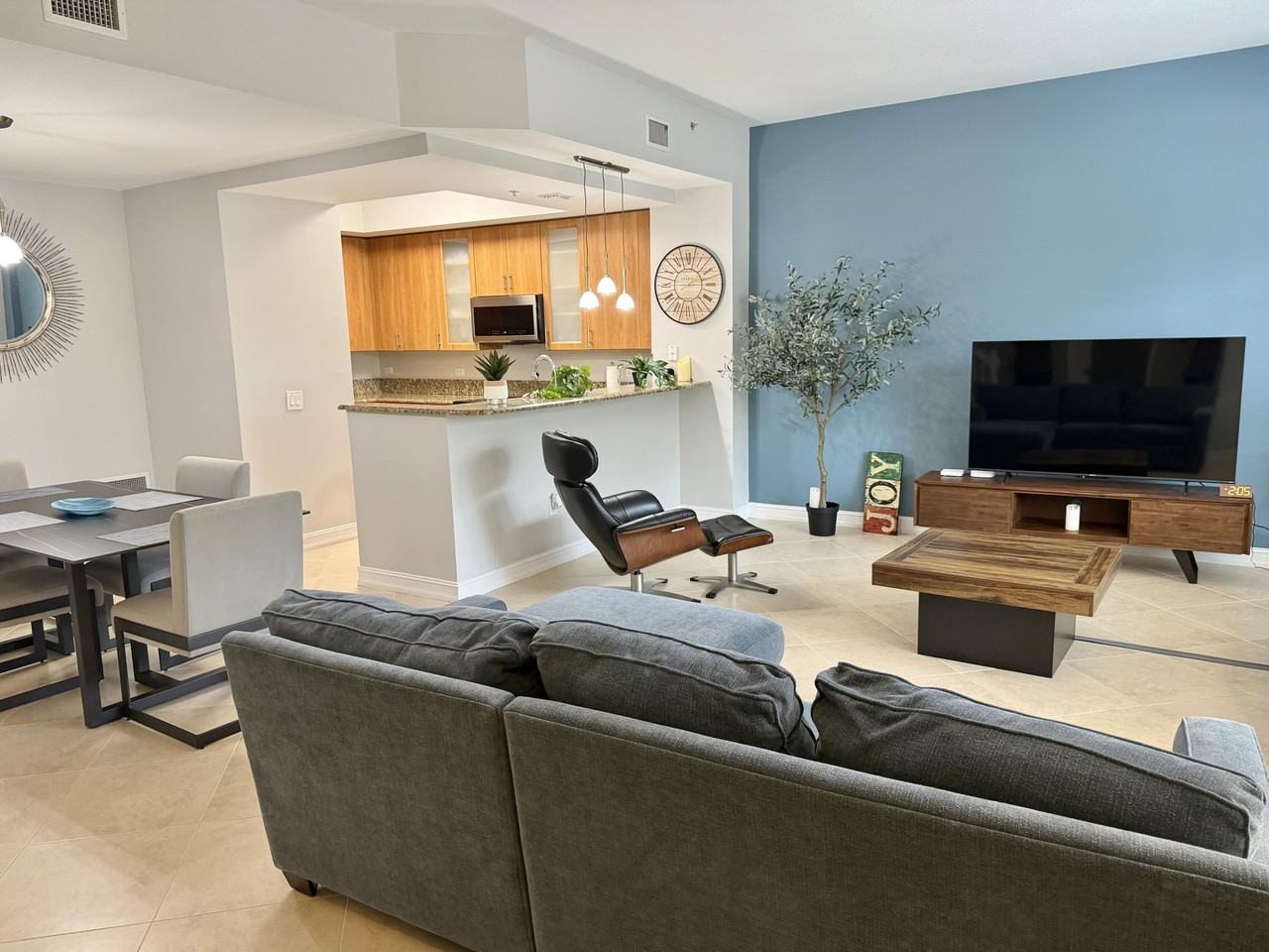 2609 Ne 14th Ave Apt 106 - Photo 7 of 50