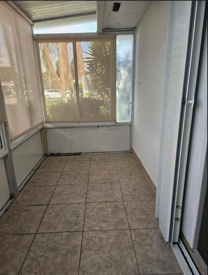 39 Valencia Ter - Photo 4 of 6