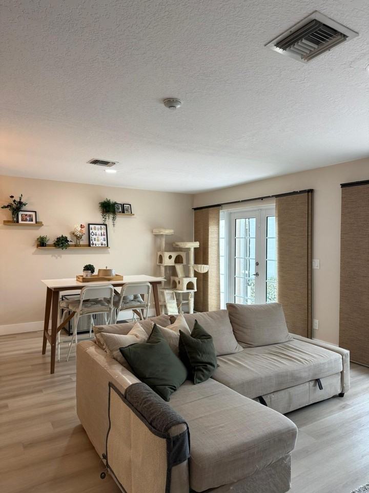 1120 W Lakes Dr - Photo 2 of 28