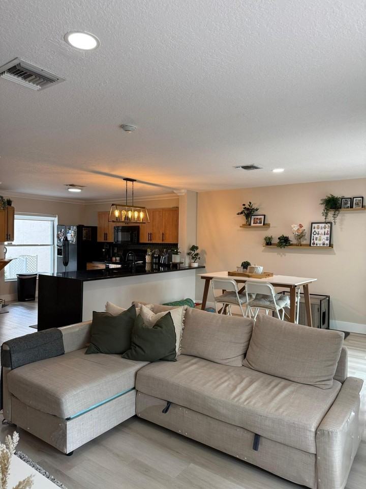 1120 W Lakes Dr - Photo 4 of 28