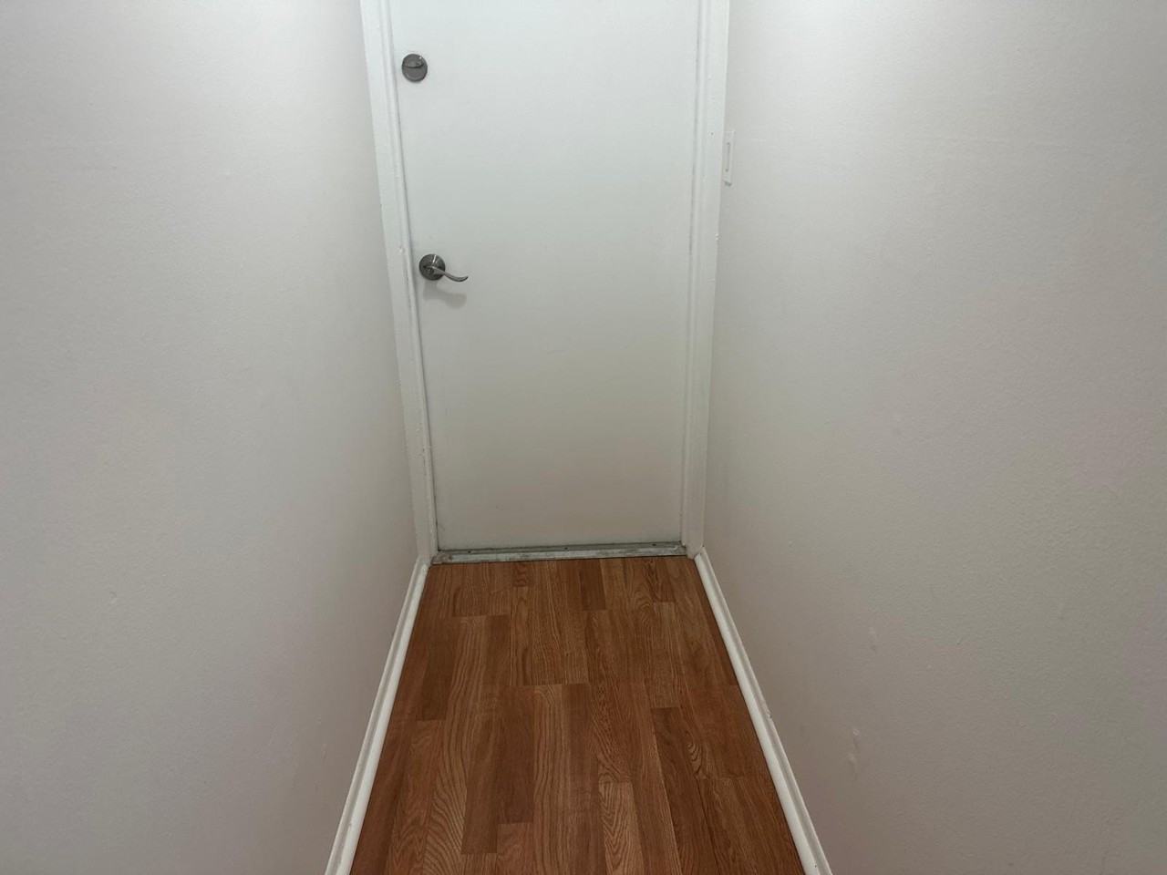 4311 Crystal Lake Dr Apt 416 - Photo 4 of 7