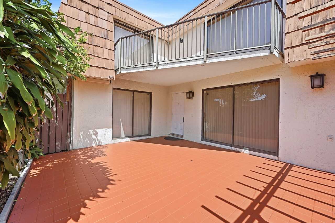 8337 N Coral Cir - Photo 2 of 25