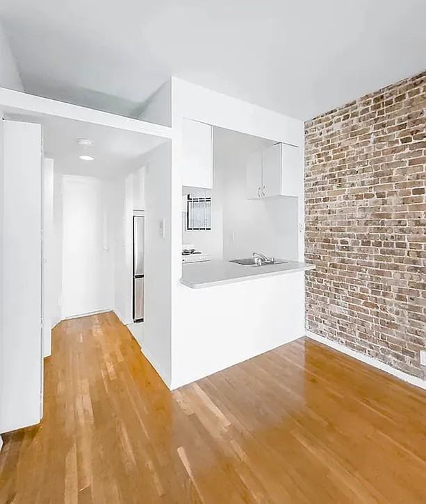 214 E 90th St #4FW - Photo 3 of 5