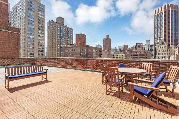 117 E 37th St #9D - Photo 3 of 6