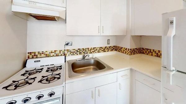 117 E 37th St #9D - Photo 5 of 6