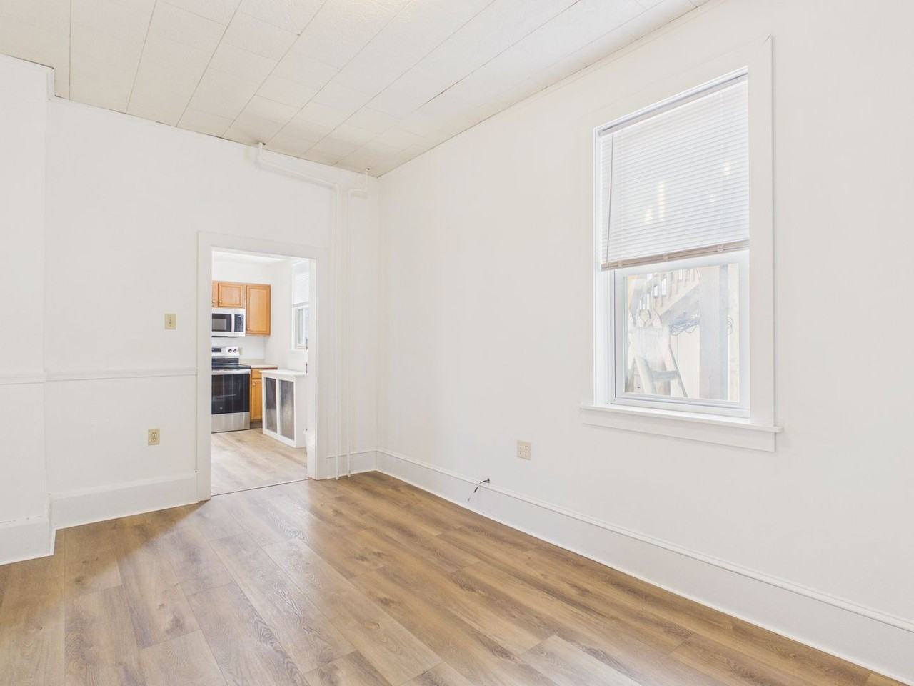 1097 2nd St - Photo 7 of 17