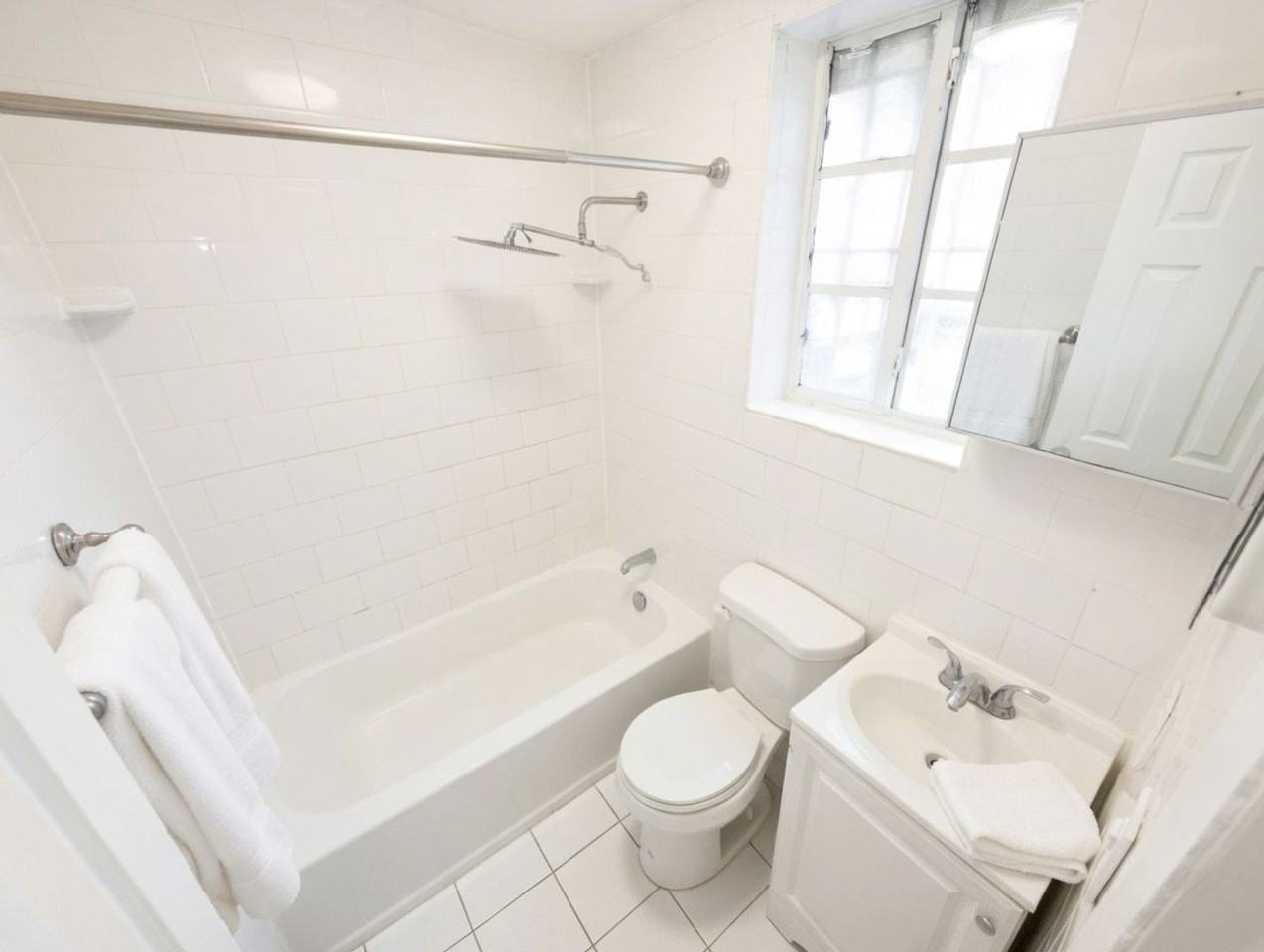 8013 Nw 10th Ct - Photo 4 of 9