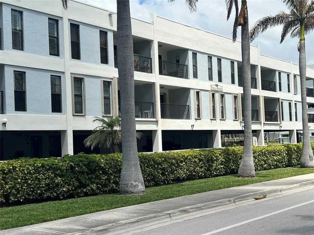 445 Se 21st Ave #201 - Photo 2 of 28