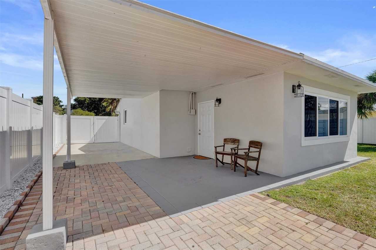 6101 Ne 7th Ave - Photo 4 of 42