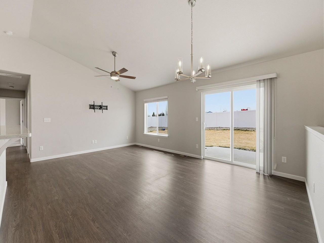 4313 Yellowbells Dr - Photo 5 of 19