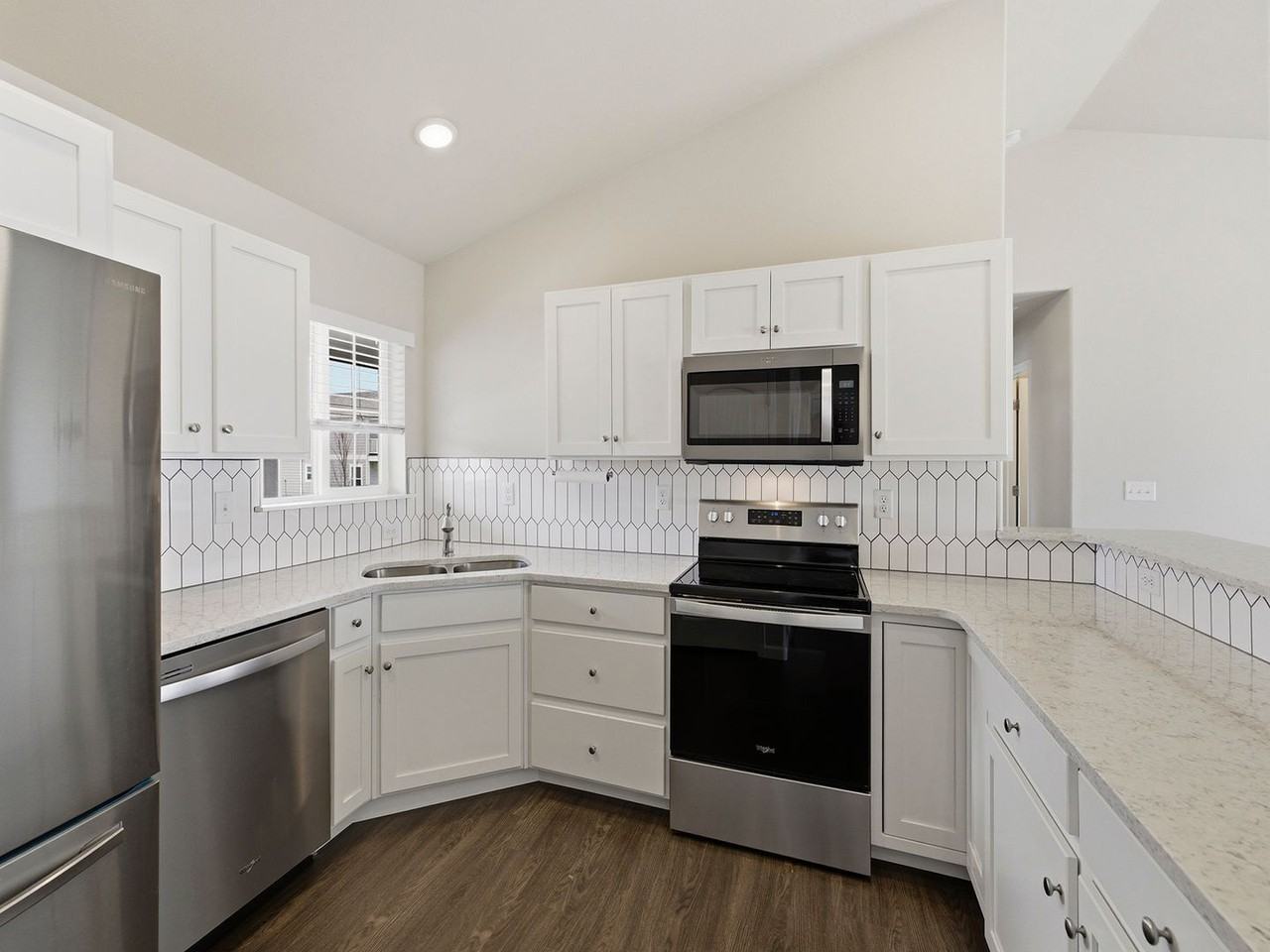 4313 Yellowbells Dr - Photo 7 of 19