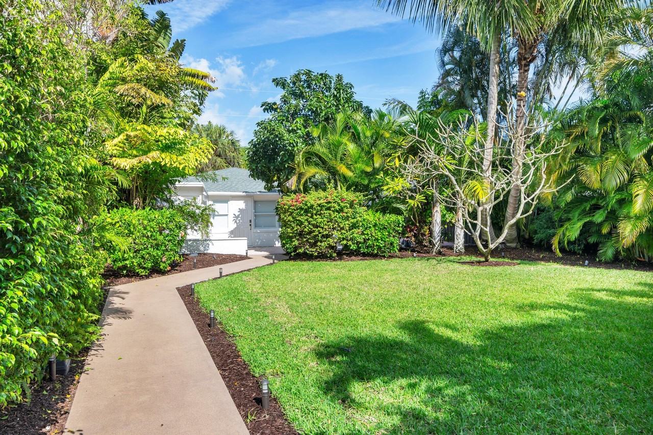 439 28th St - Photo 2 of 31