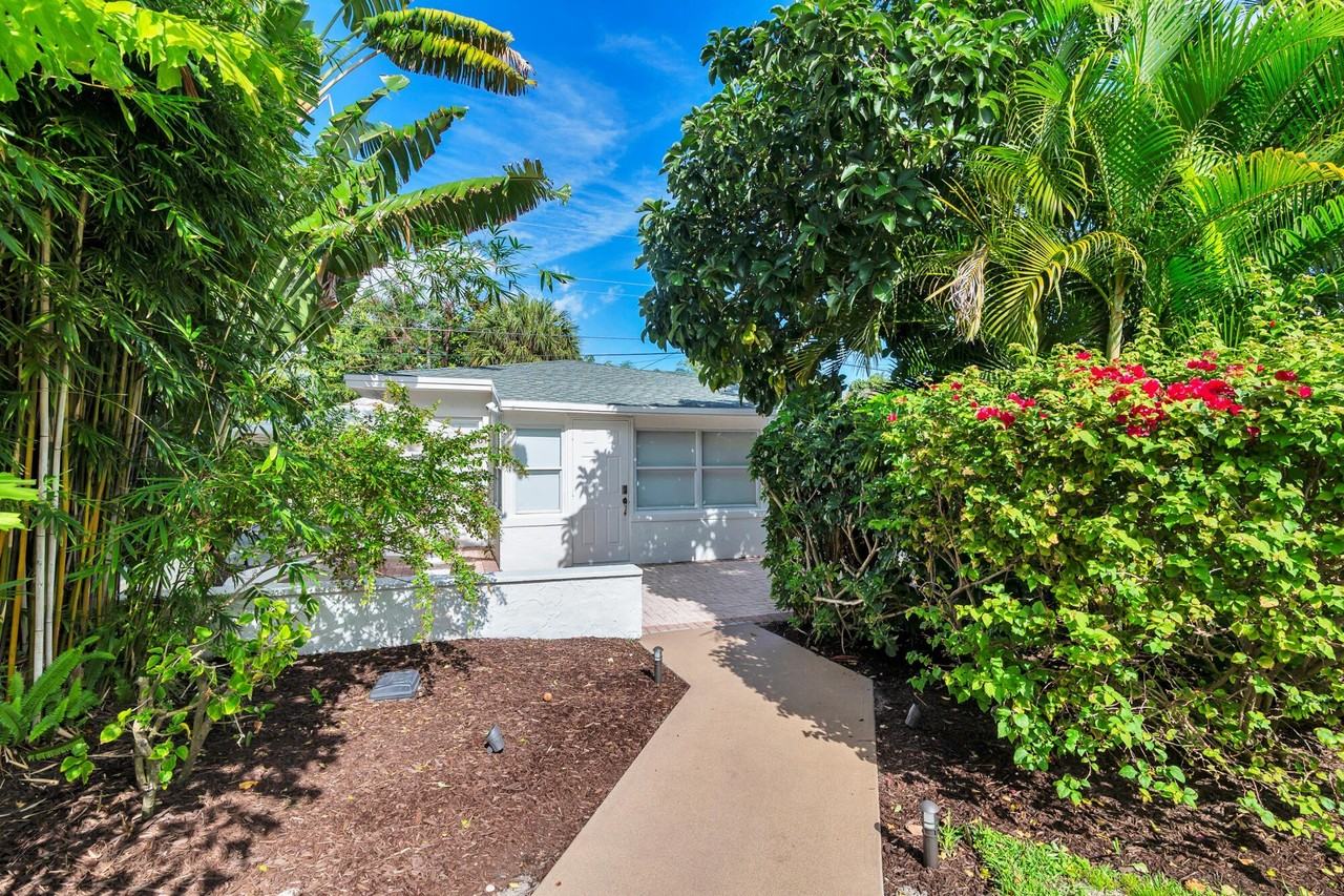 439 28th St - Photo 4 of 31