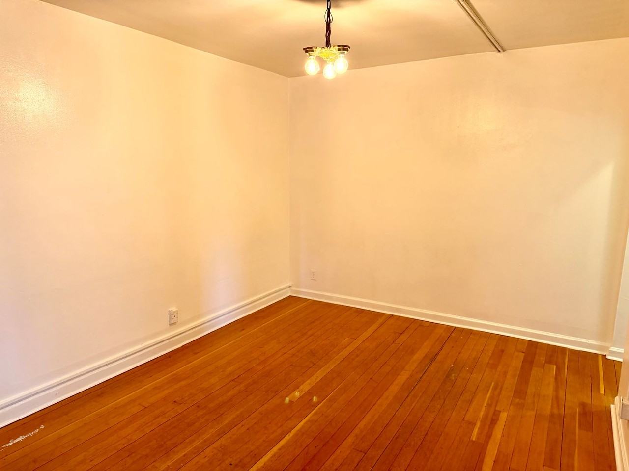 New York Apartments - Photo 5 of 23