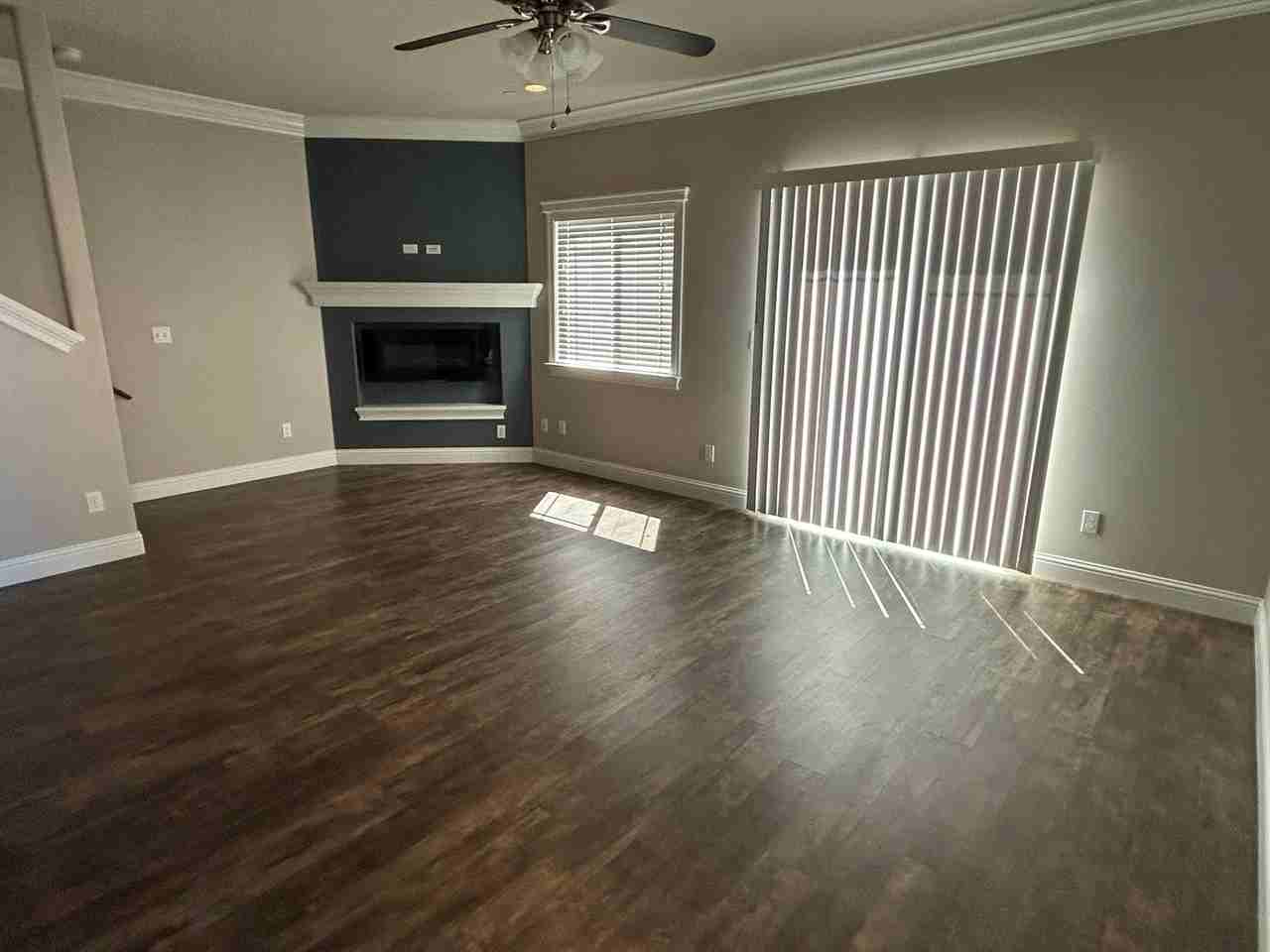 2601 Sapphire Ln - Photo 2 of 20