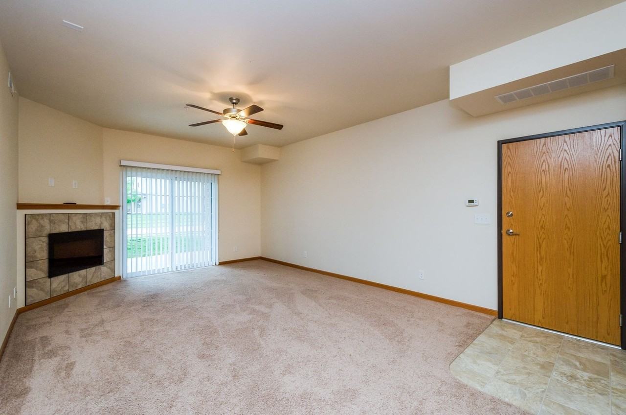 1680 Lincoln Dr - Photo 5 of 14