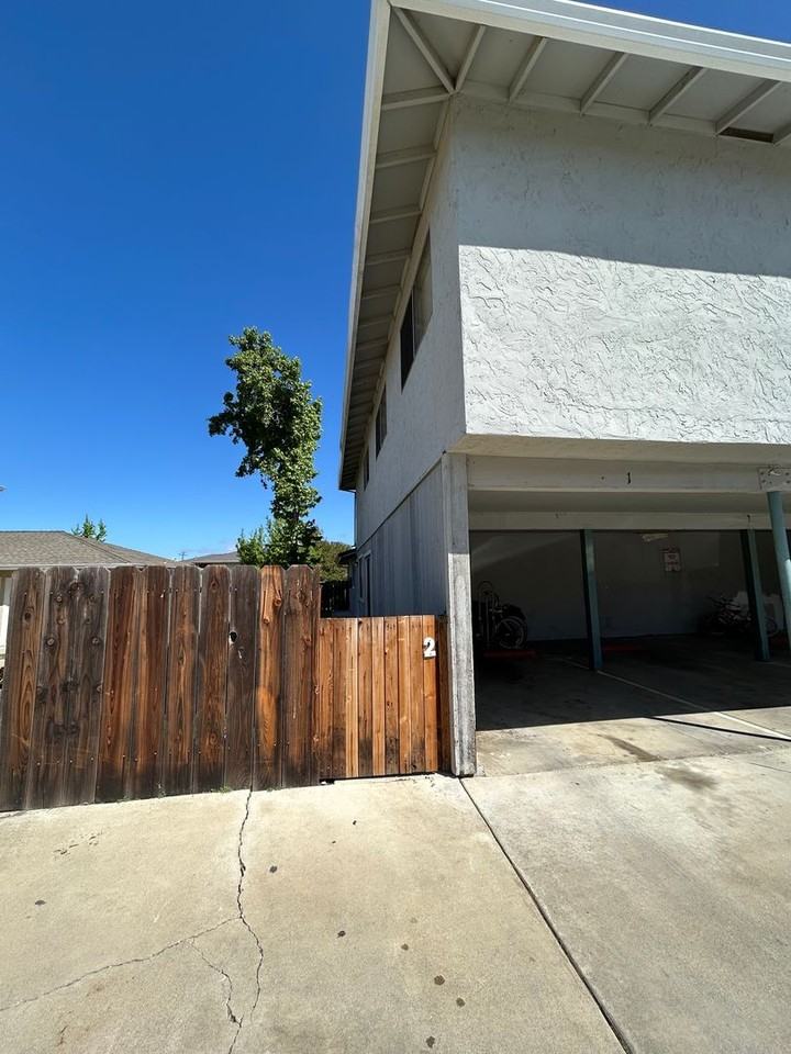 1531 Gabilan Dr #2 - Photo 2 of 6