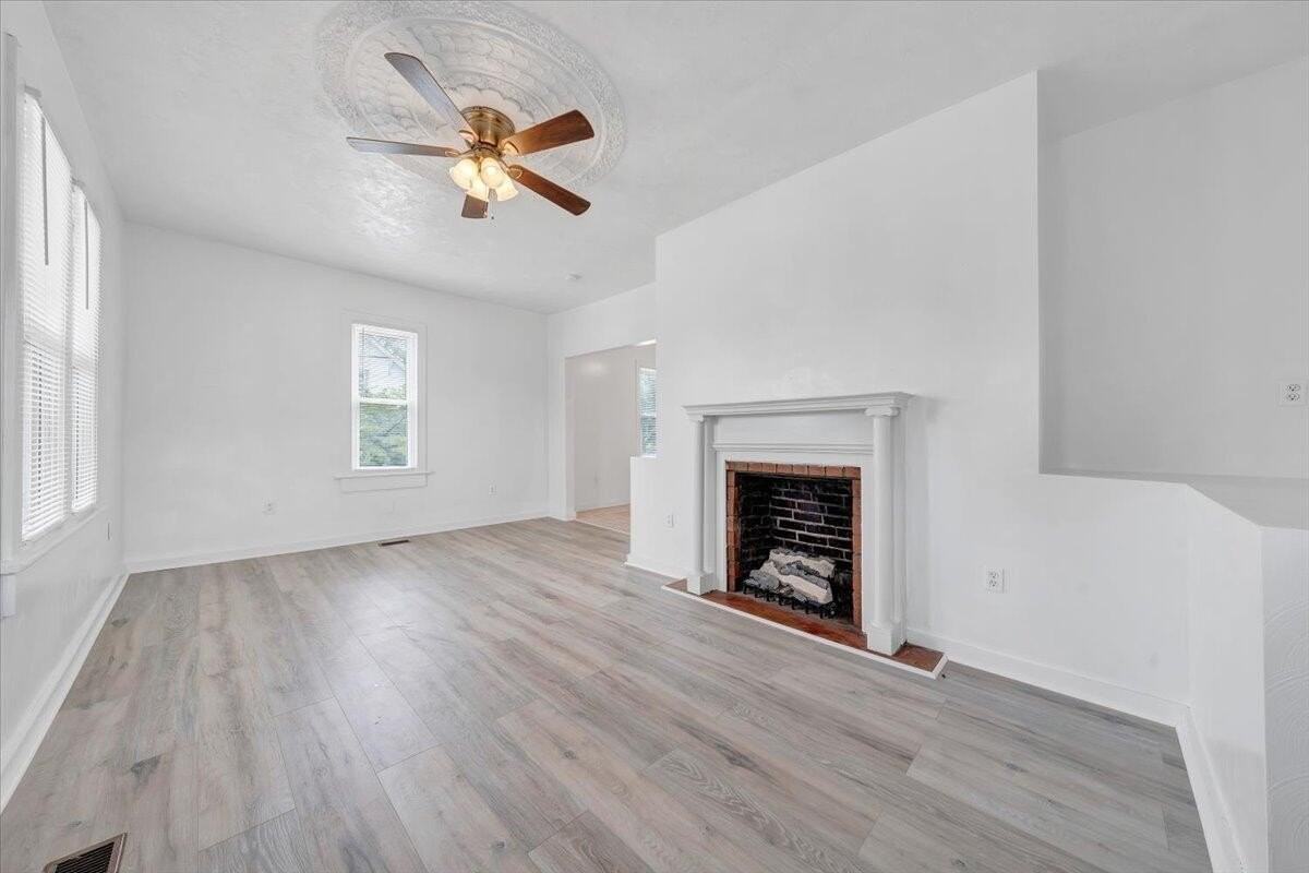 1202 Rugby Blvd Nw - Photo 2 of 26