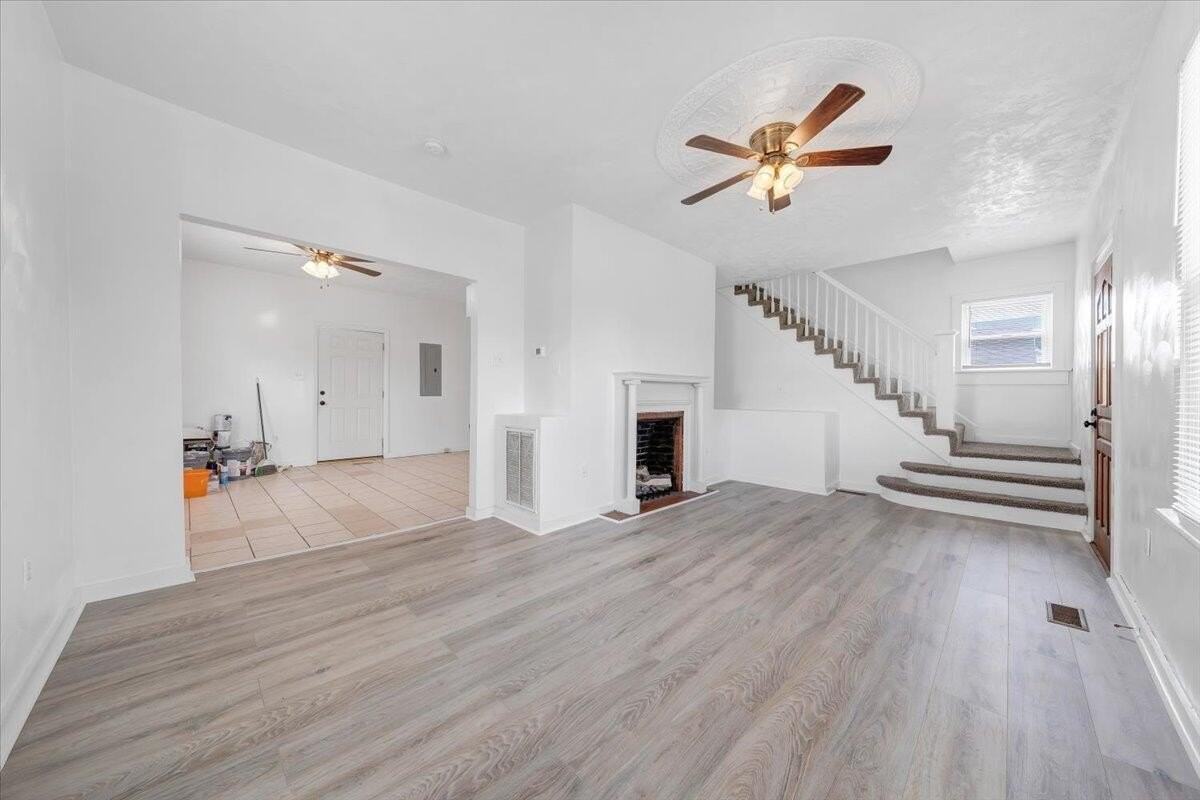 1202 Rugby Blvd Nw - Photo 3 of 26