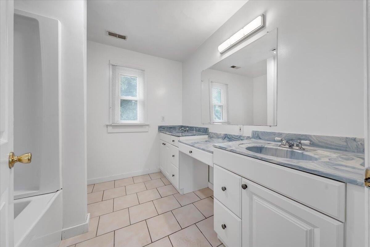 1202 Rugby Blvd Nw - Photo 6 of 26