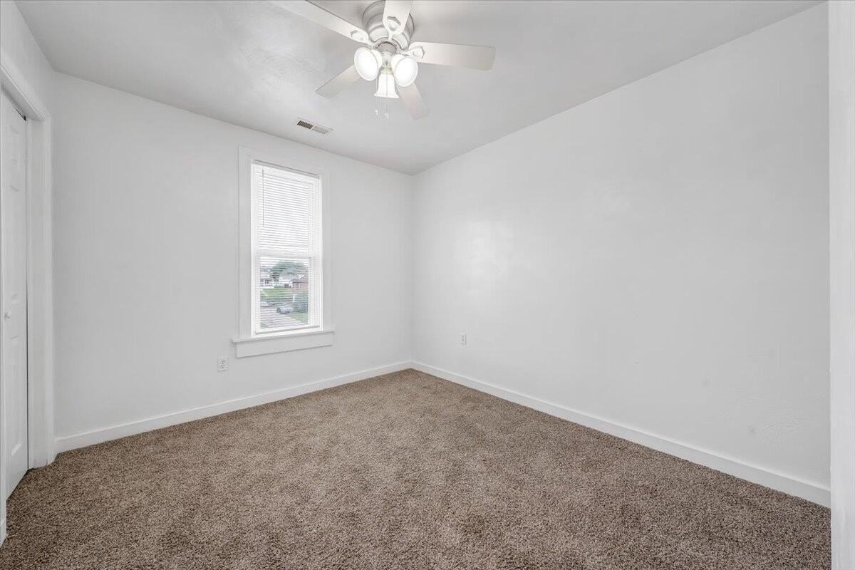 1202 Rugby Blvd Nw - Photo 7 of 26