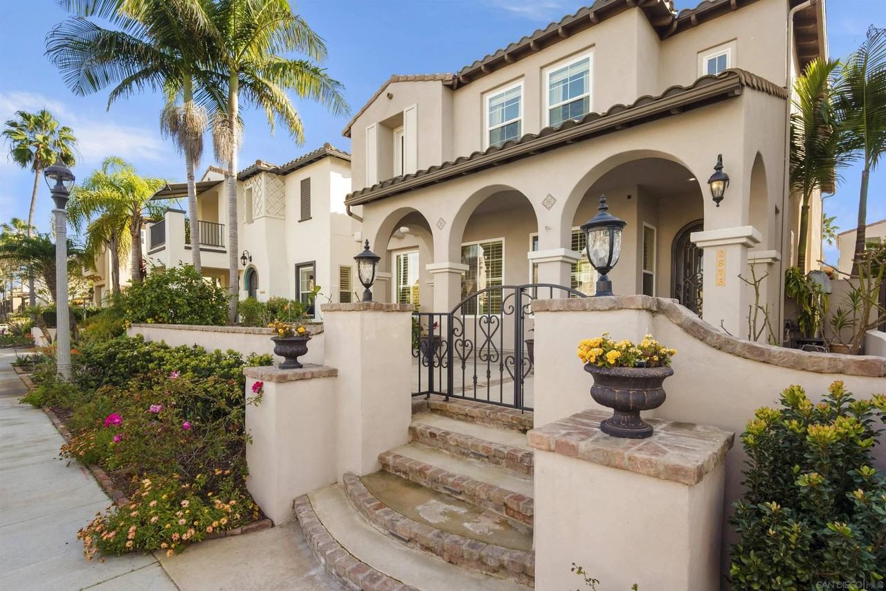 2873 W Bainbridge Rd - Photo 3 of 50