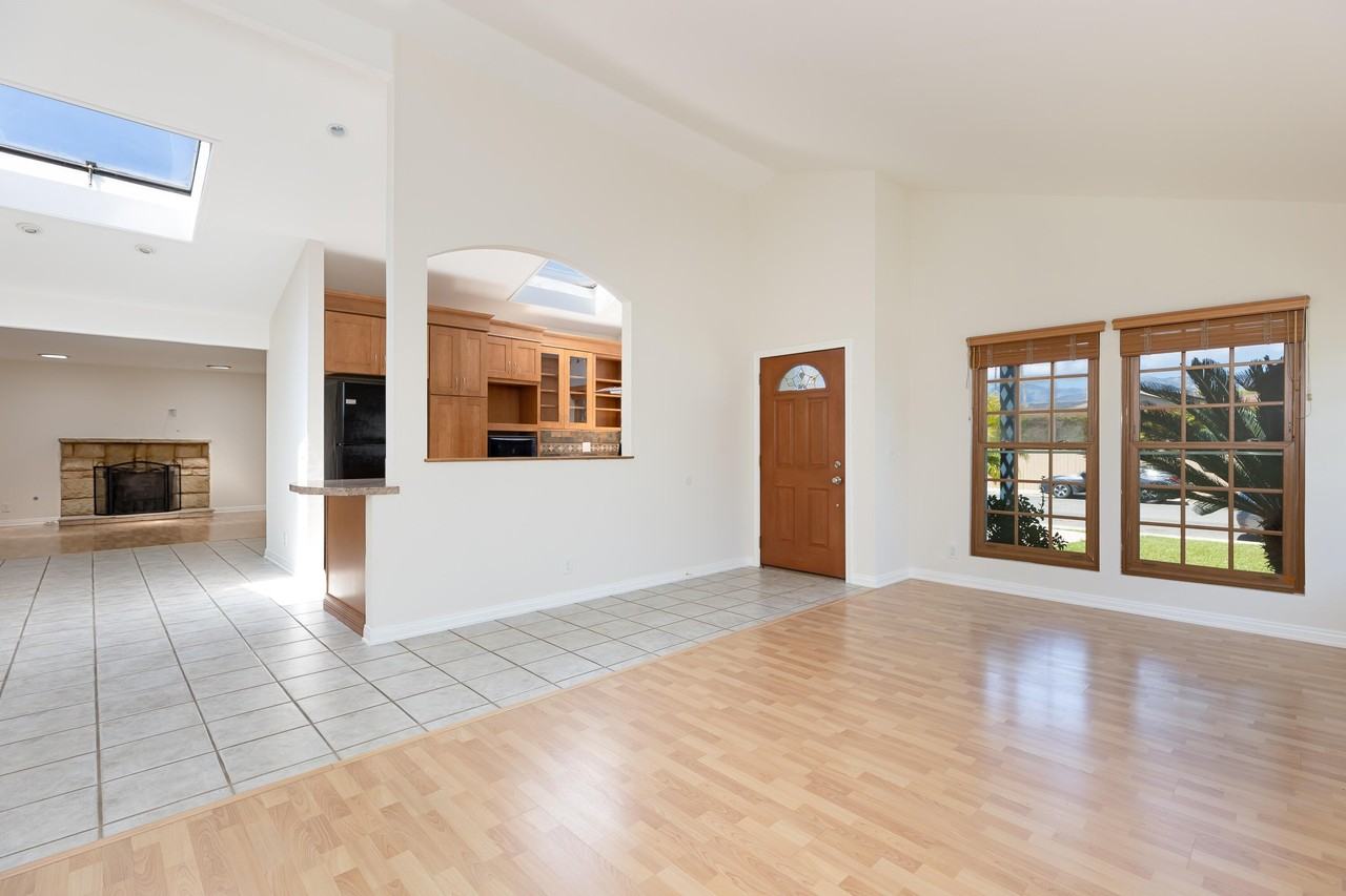 7337 Hillsboro St - Photo 5 of 17